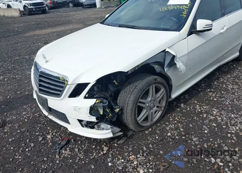 2010 Mercedes-Benz E 350 4Matic z USA, uszkodzony, nr VIN WDDHF8HB2AA244482